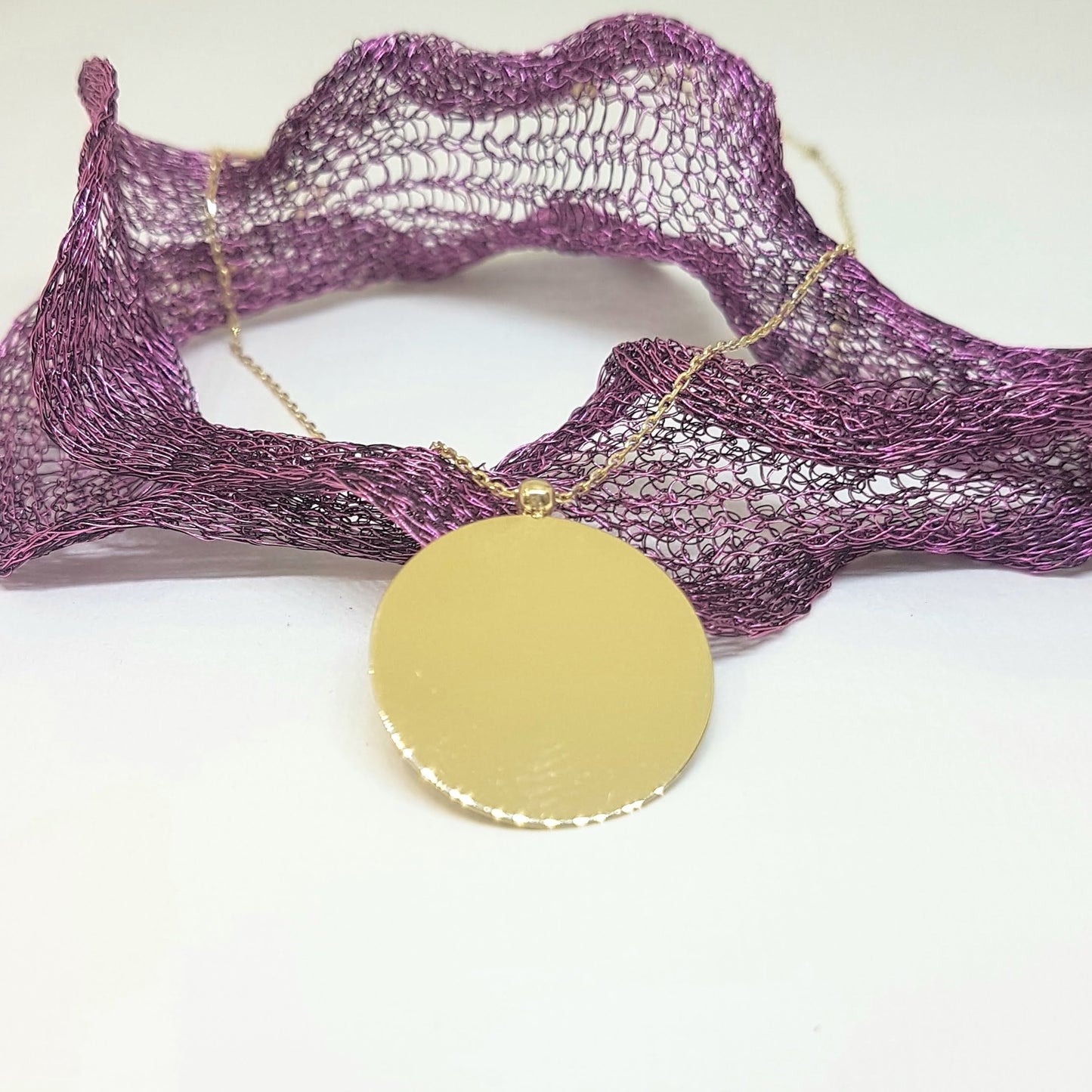 14K Gold Round Plate Disc Circular Engravable Customize Memorial Personalized Forever Remember Name Date Text Charm Delicate Trendy Pendant Necklace Best Birthday Anniversary Gift for Women (20 mm)