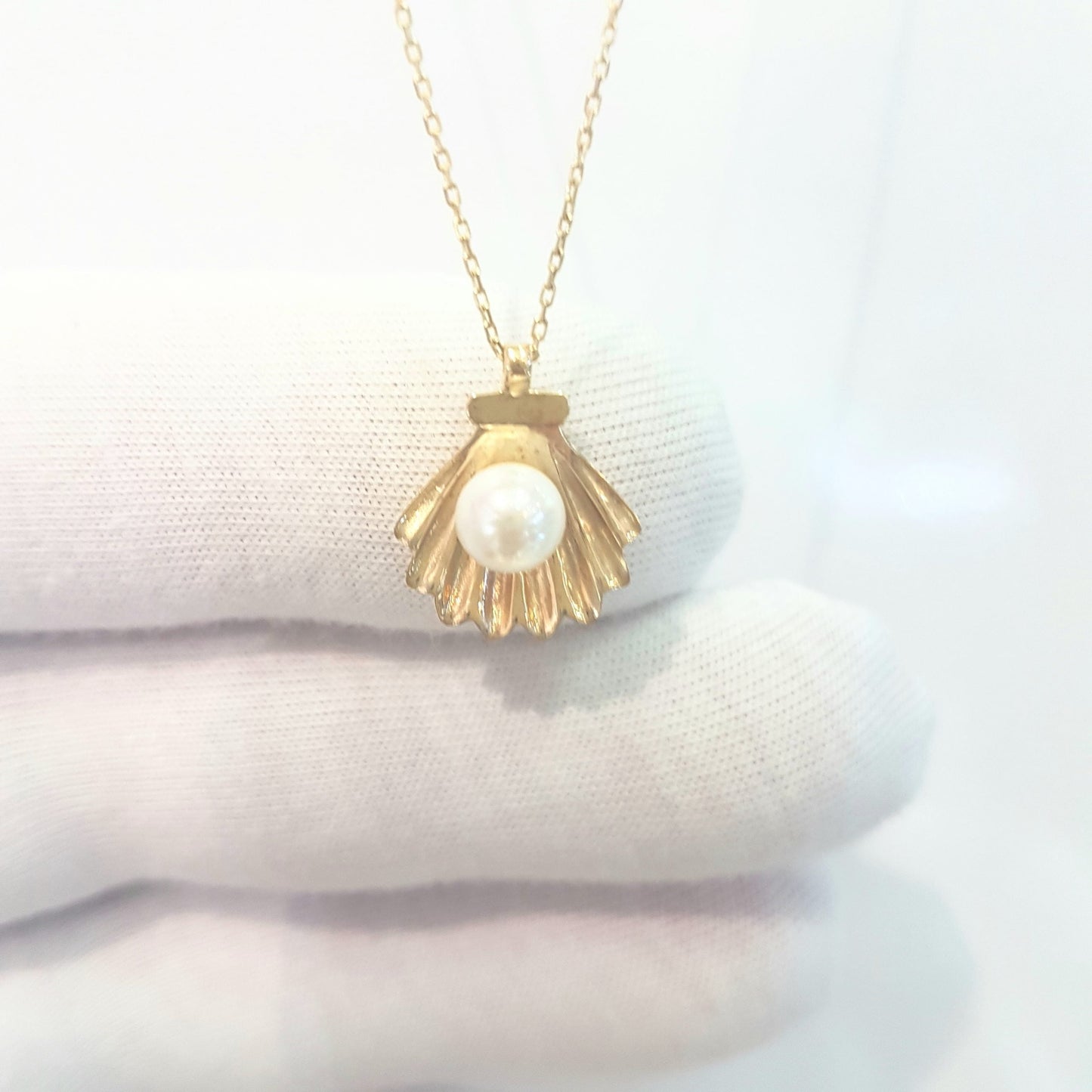 14K Real Solid Gold Sea Shell Design Decoreted with Pearl Charm Dainty Pendant Necklace for women