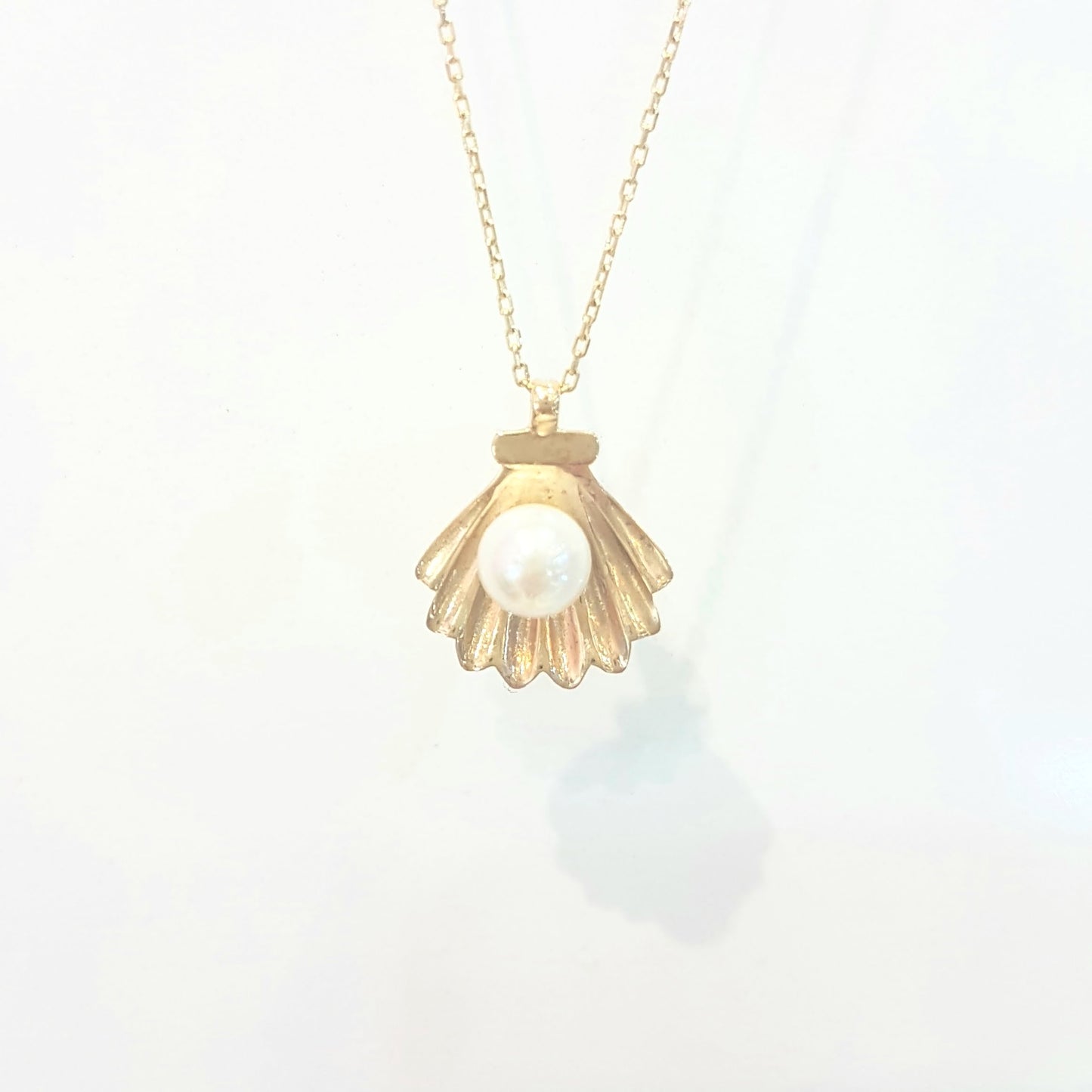 14K Real Solid Gold Sea Shell Design Decoreted with Pearl Charm Dainty Pendant Necklace for women
