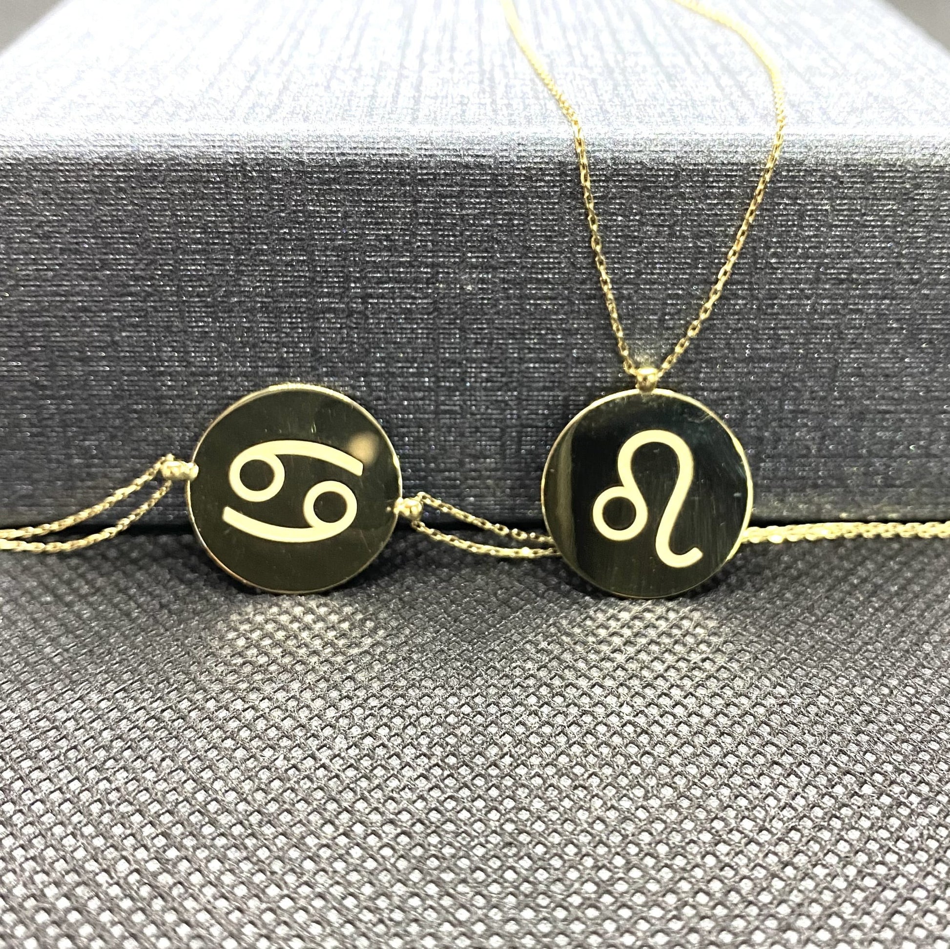 14K Real Solid Gold Zodiac Necklace, Engraved Astrology Necklace , Disc Horoscope Necklace ,Personalized Zodiac Sign Pendant