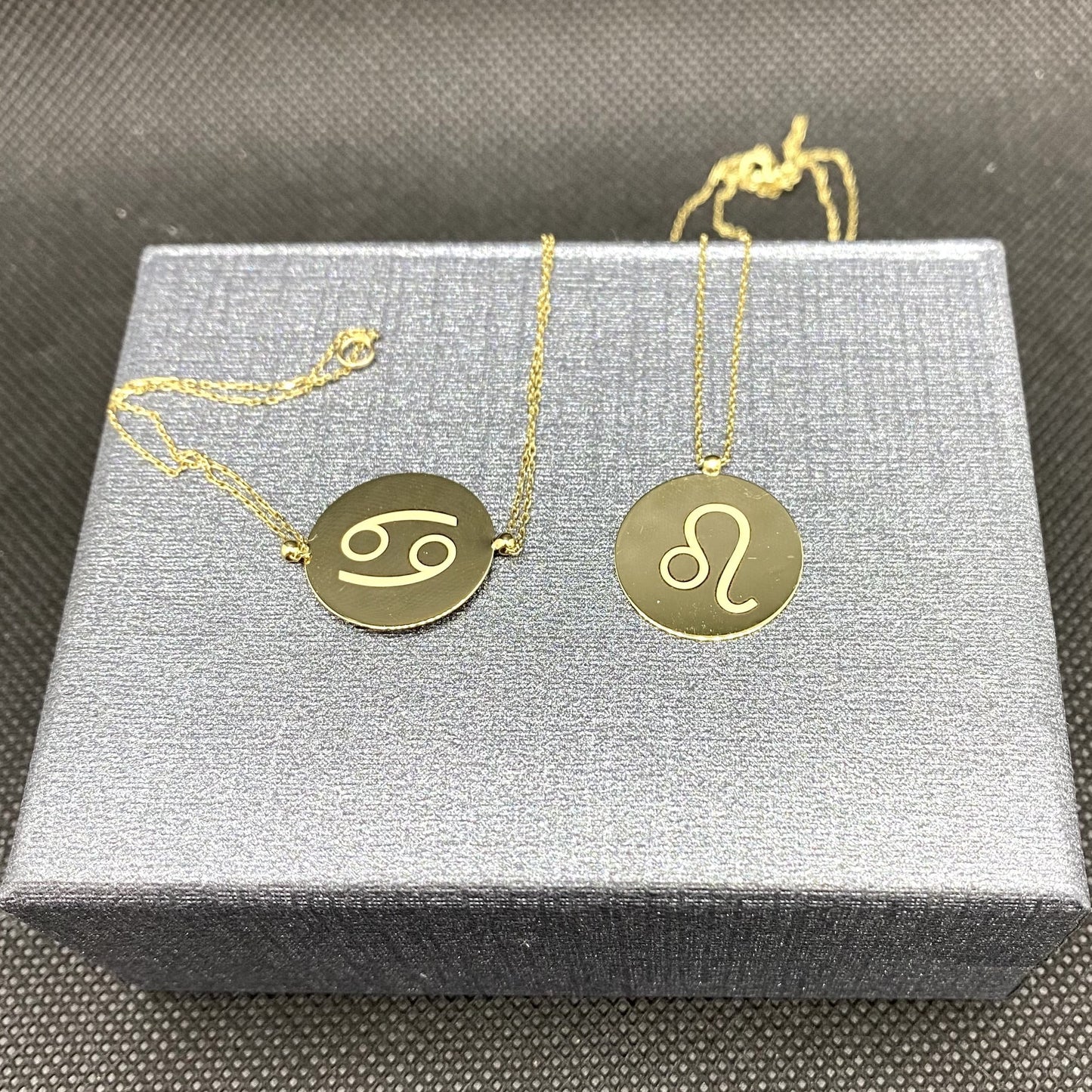 14K Real Solid Gold Zodiac Necklace, Engraved Astrology Necklace , Disc Horoscope Necklace , Personalized Zodiac Sign Pendant