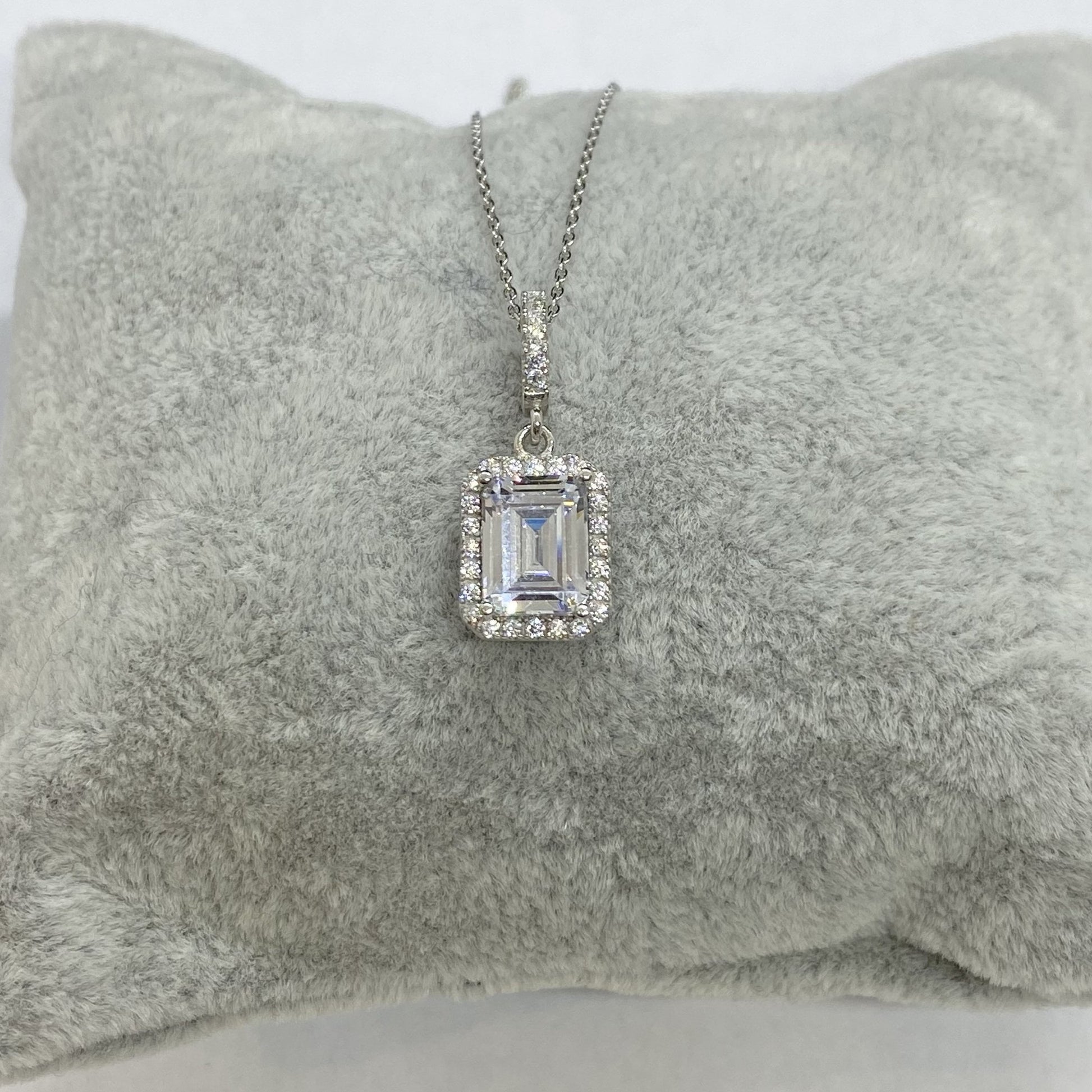 925K Sterling Silver Baguette Necklace for Women , Dainty Baguette Pendant , Solitaire Necklace Silver, Baguette Cubic Zirconia Charm