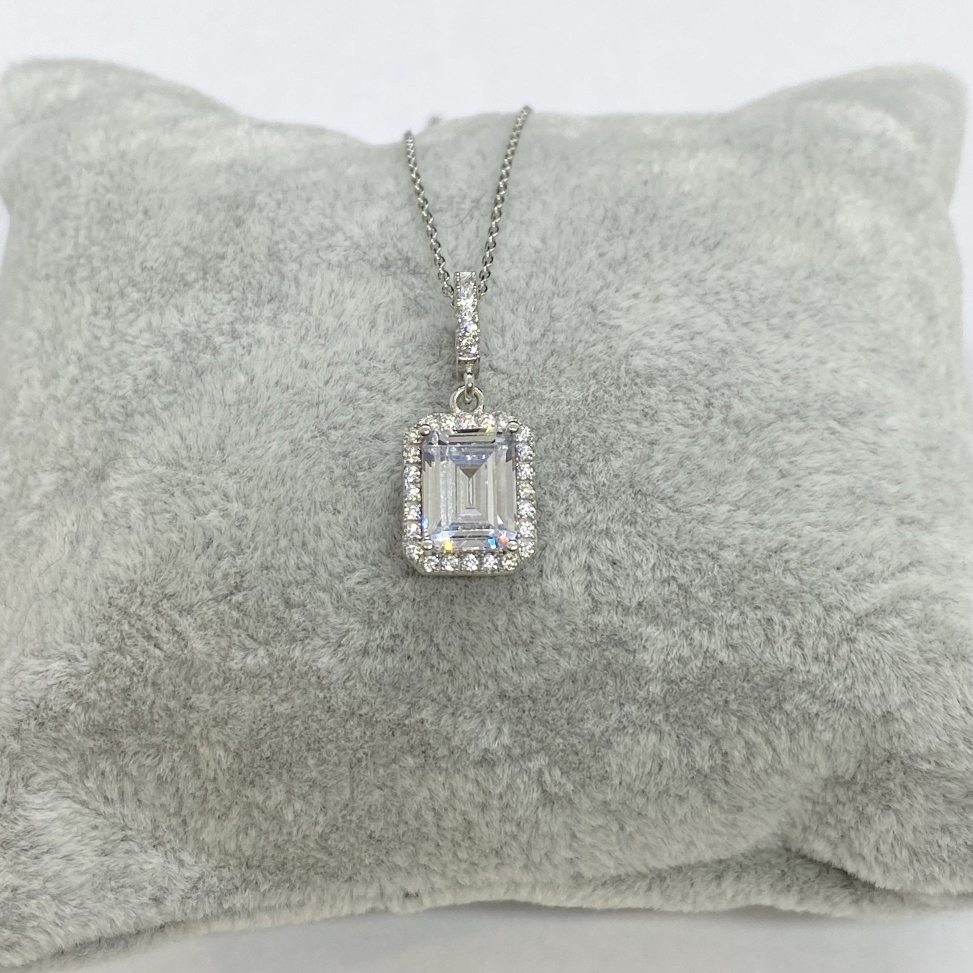 925K Sterling Silver Baguette Necklace for Women , Dainty Baguette Pendant , Solitaire Necklace Silver ,Baguette Cubic Zirconia Charm