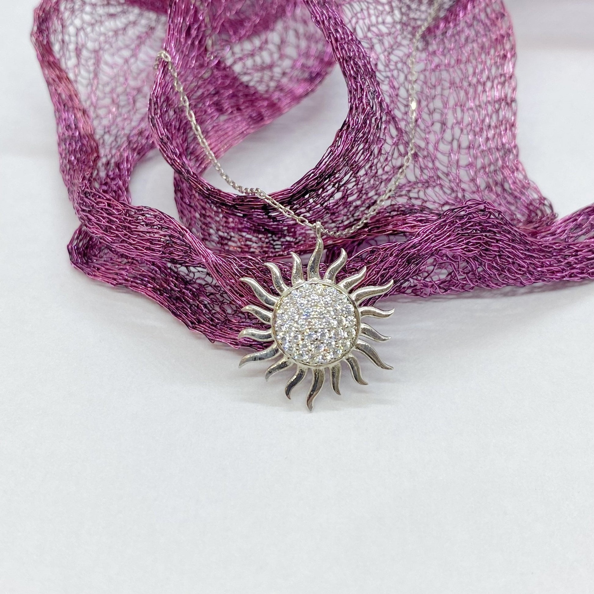 925K Sterling Silver Glowing Sun Pendant Necklace for Women