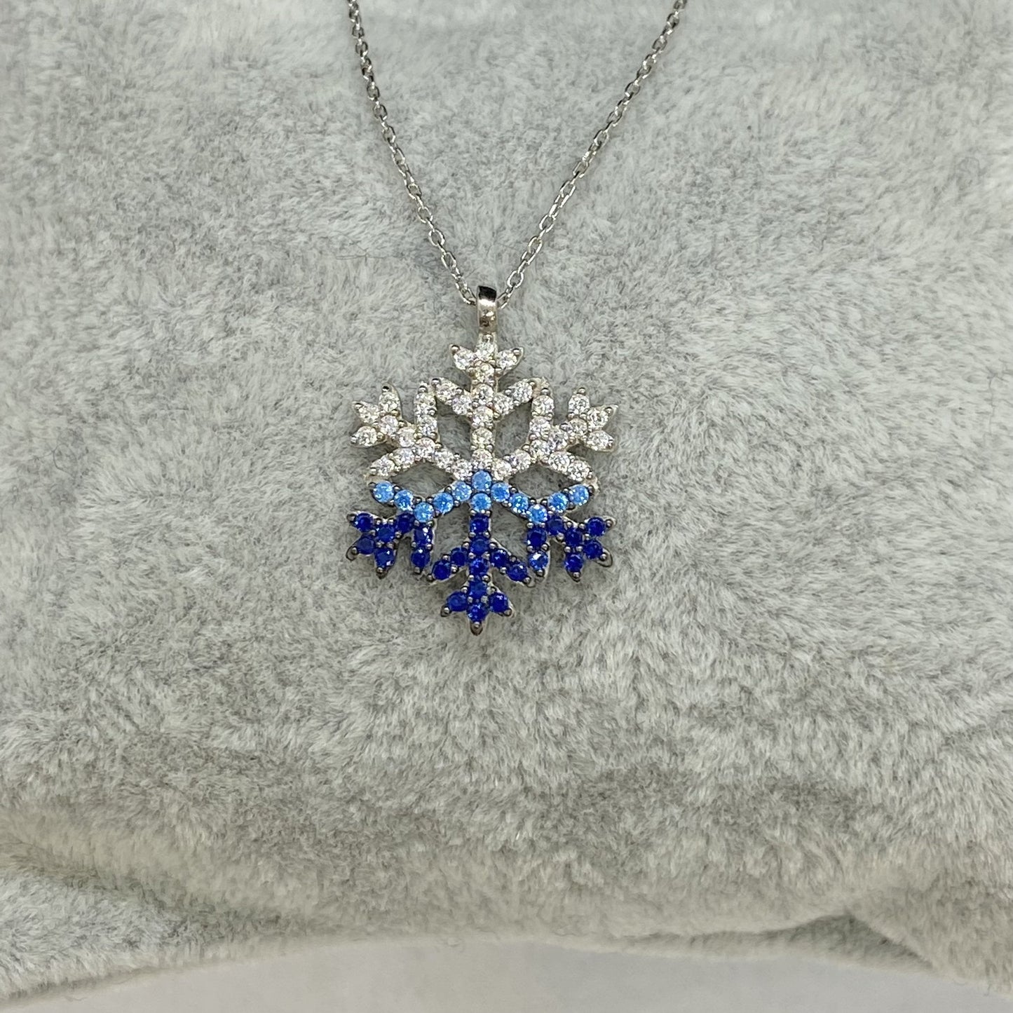 925K Sterling Silver Snowflake Pendant Necklace for Women , CZ Pave Silver Necklace , Winter Snowflake Jewelry, Minimalist Necklace for Her mom