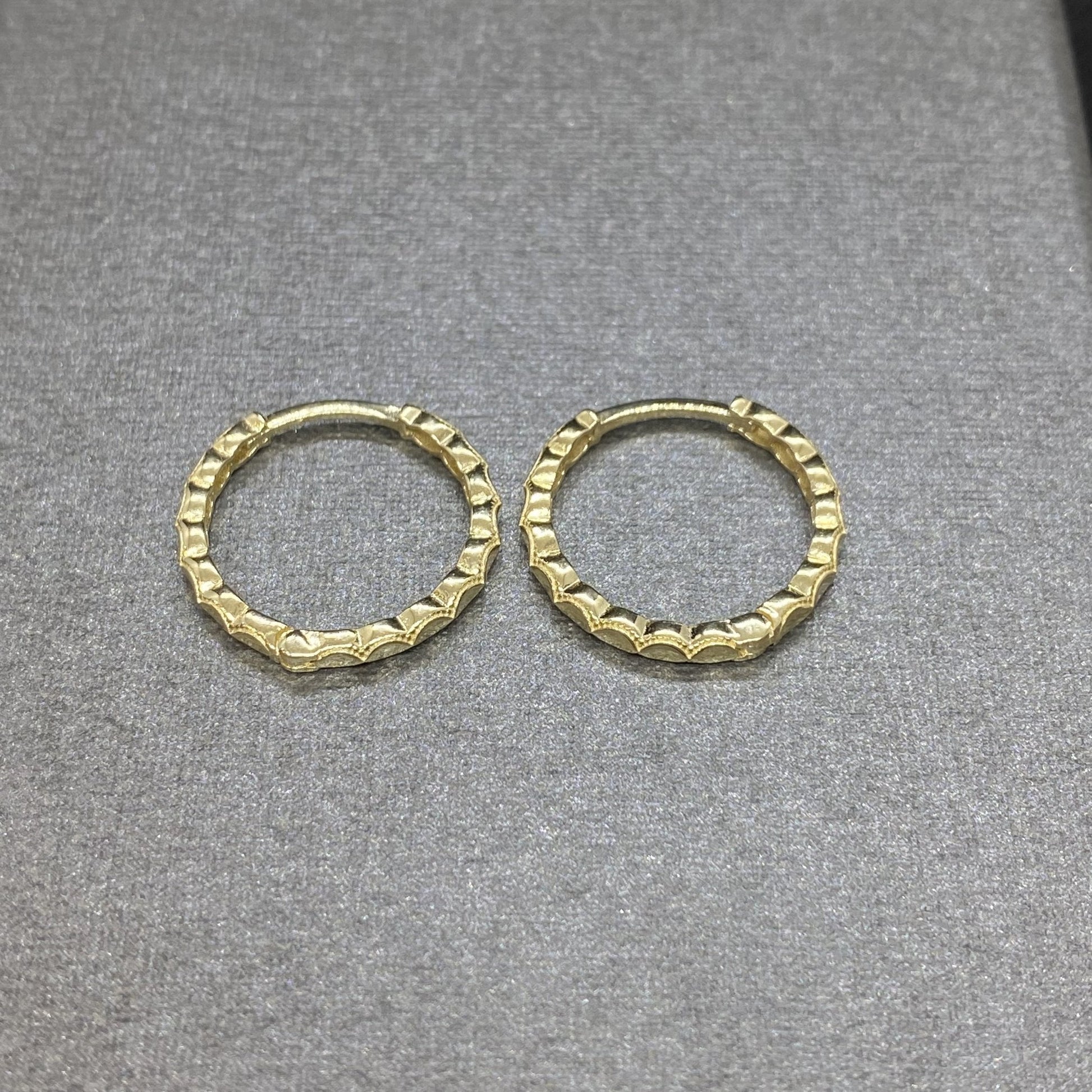 Dainty Hoop Earrings , 14K Solid Gold Minimalist Boho Hoop Earrings for Women , Gifts for Her , Textured Hoop Earrings , Xmas Day Gift