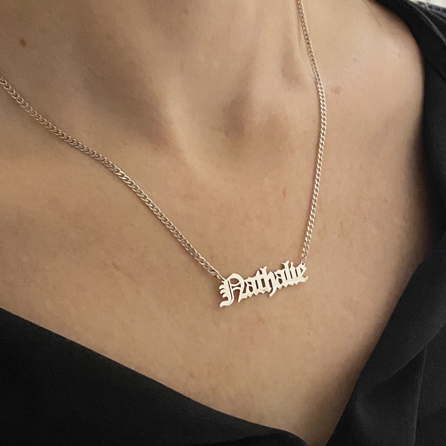 Old English Name Necklace , 925K Sterling Silver Custom Old English Name Jewelry , Personalized Gifts ,Custom Name plate Necklace for her mom