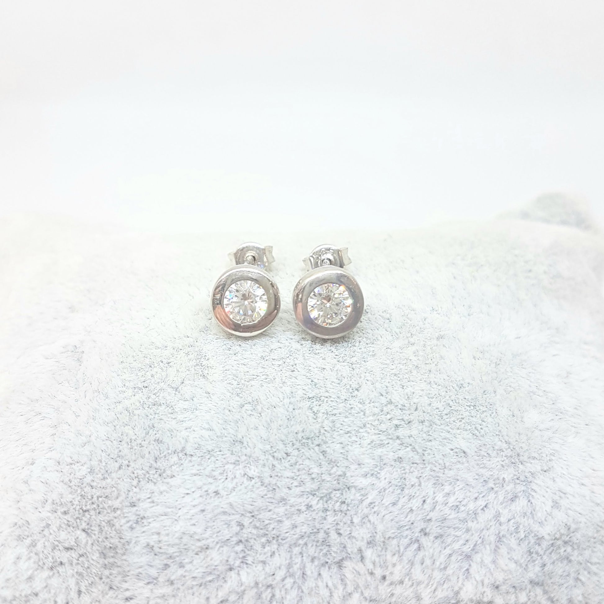 Round Bezel Stud Earrings with Zirconia Stone 14K White Solid Gold Charm Dainty Jewelry for Women